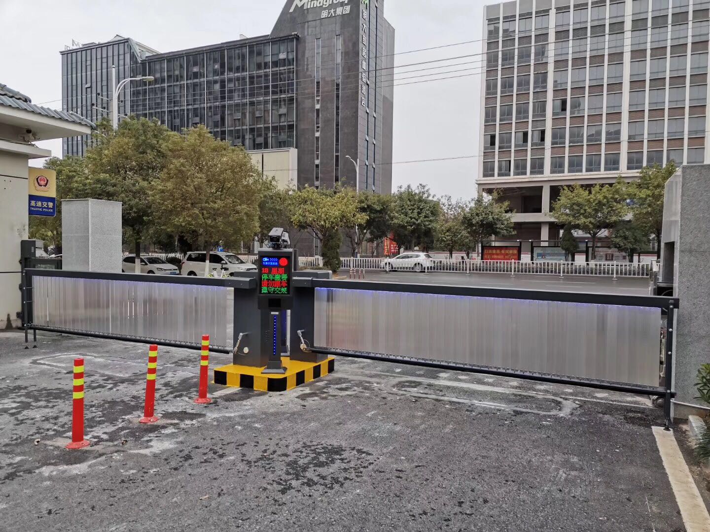 车牌识别广告道闸