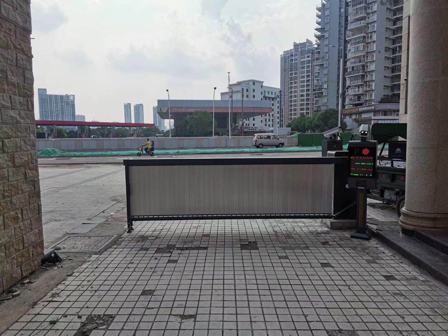 酒店广告道闸系统多少钱