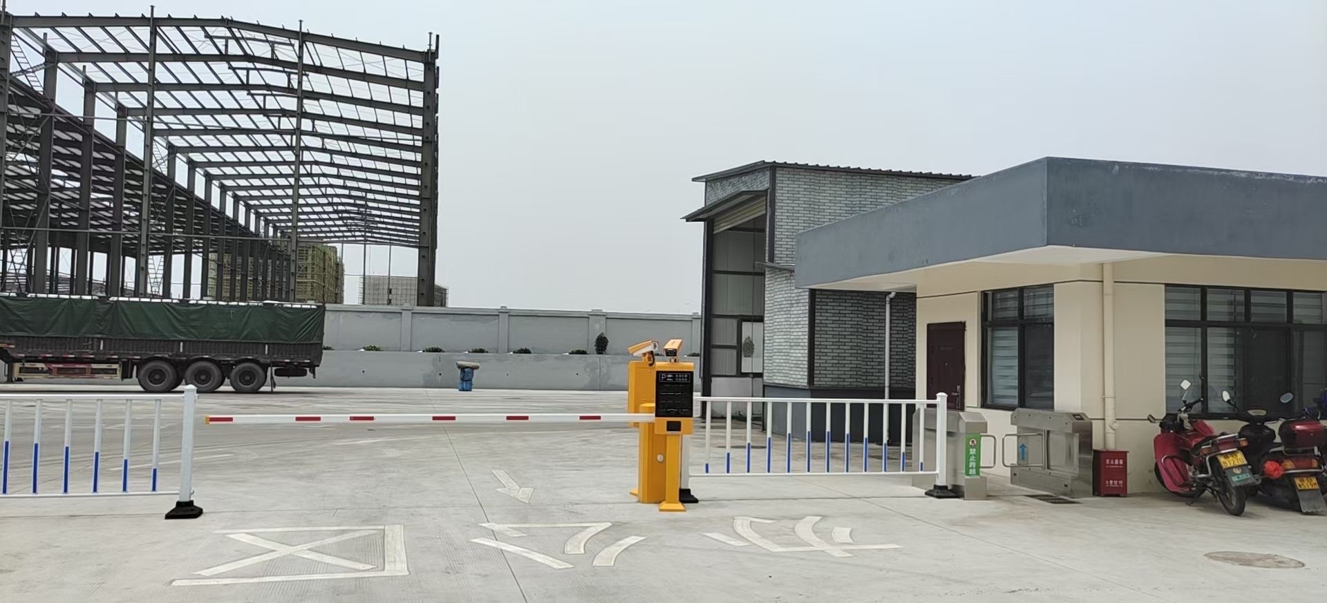 厂区直杆道闸系统价格